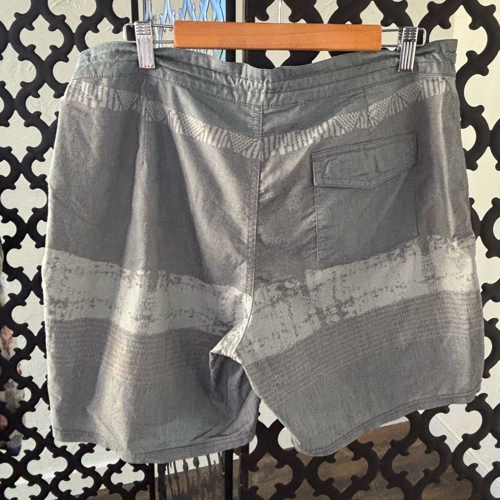 Dark seas division swim shorts, size 33 - Picture 5 of 5